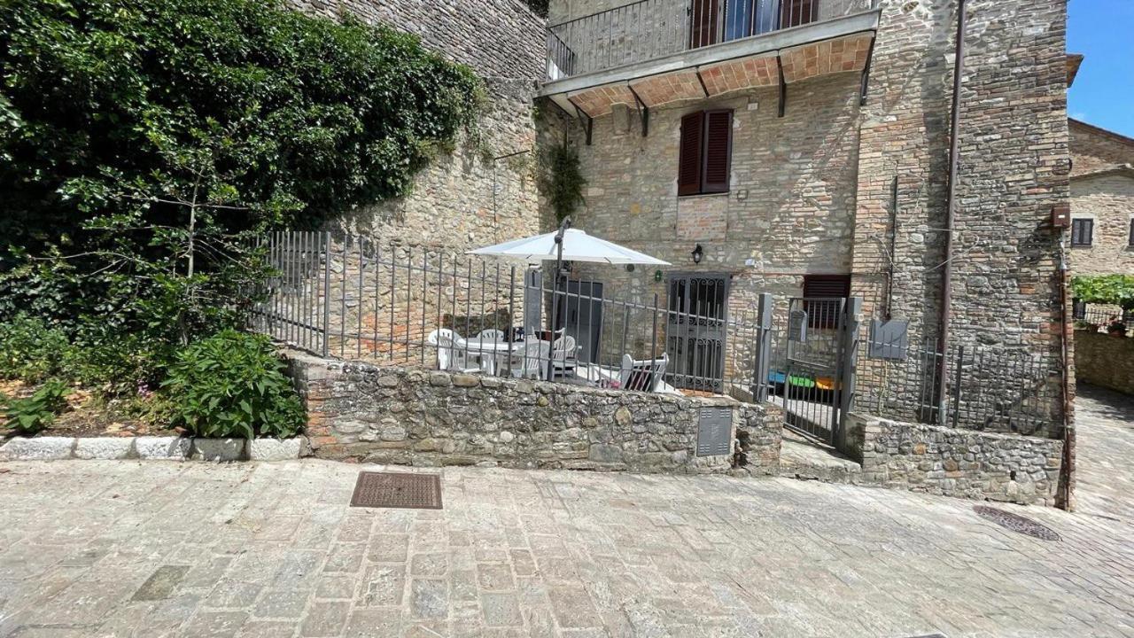 Villa Casa Di Duccio Montone  Exterior foto